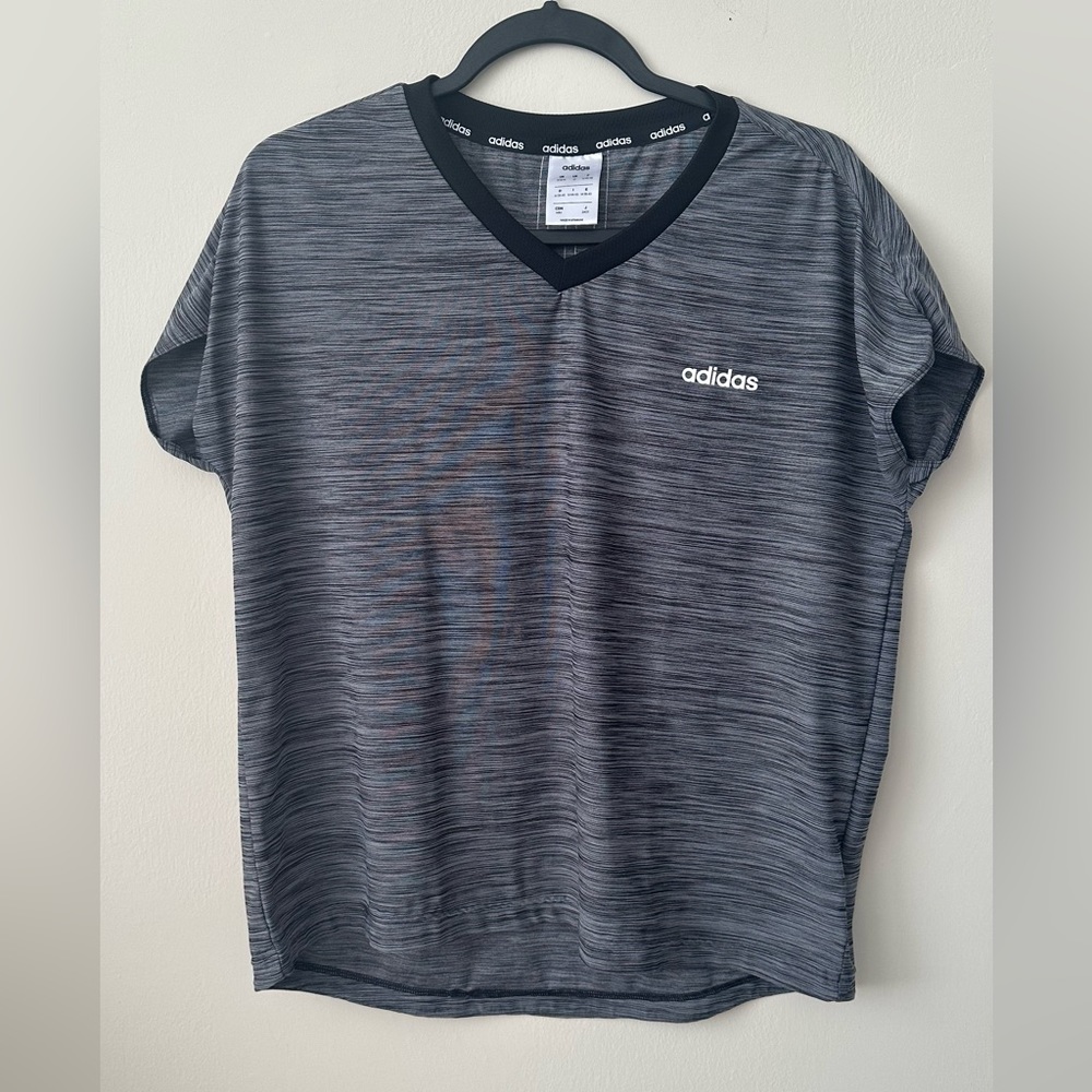 Adidas women’s top size M